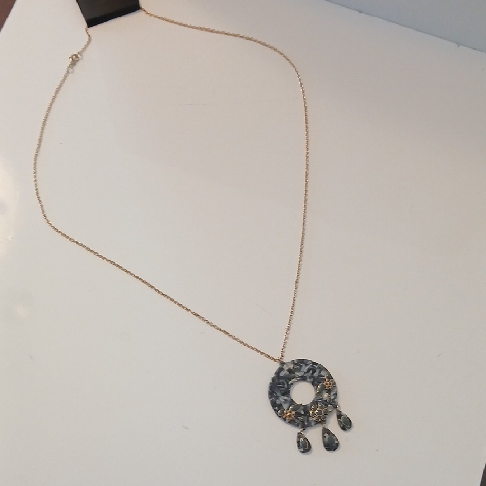 Expressions Black and Gold Necklace Elegant Jewelry NWT